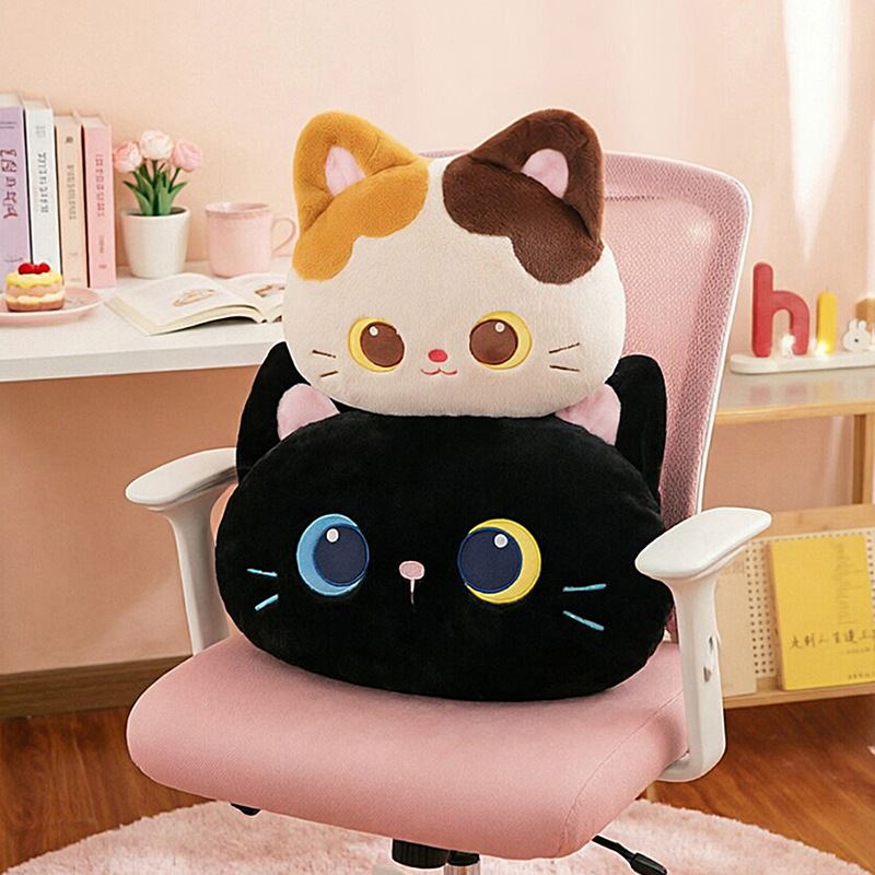 Bèl ak adorabl Tri-koulè chat ak chat nwa zòrye ak jwèt peluche